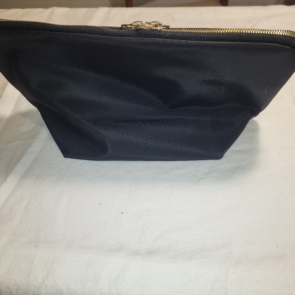 Travel Makeup and Cosmetic Bag has never been used.  Kusshi Large - Picture 2 of 7